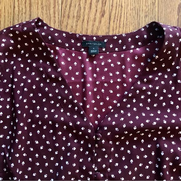Ann Taylor Burgundy & White Spade Print Button Down Blouse Women’s Size Small - Picture 3 of 10